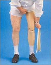 wsuwanie kikuta do protezy uda